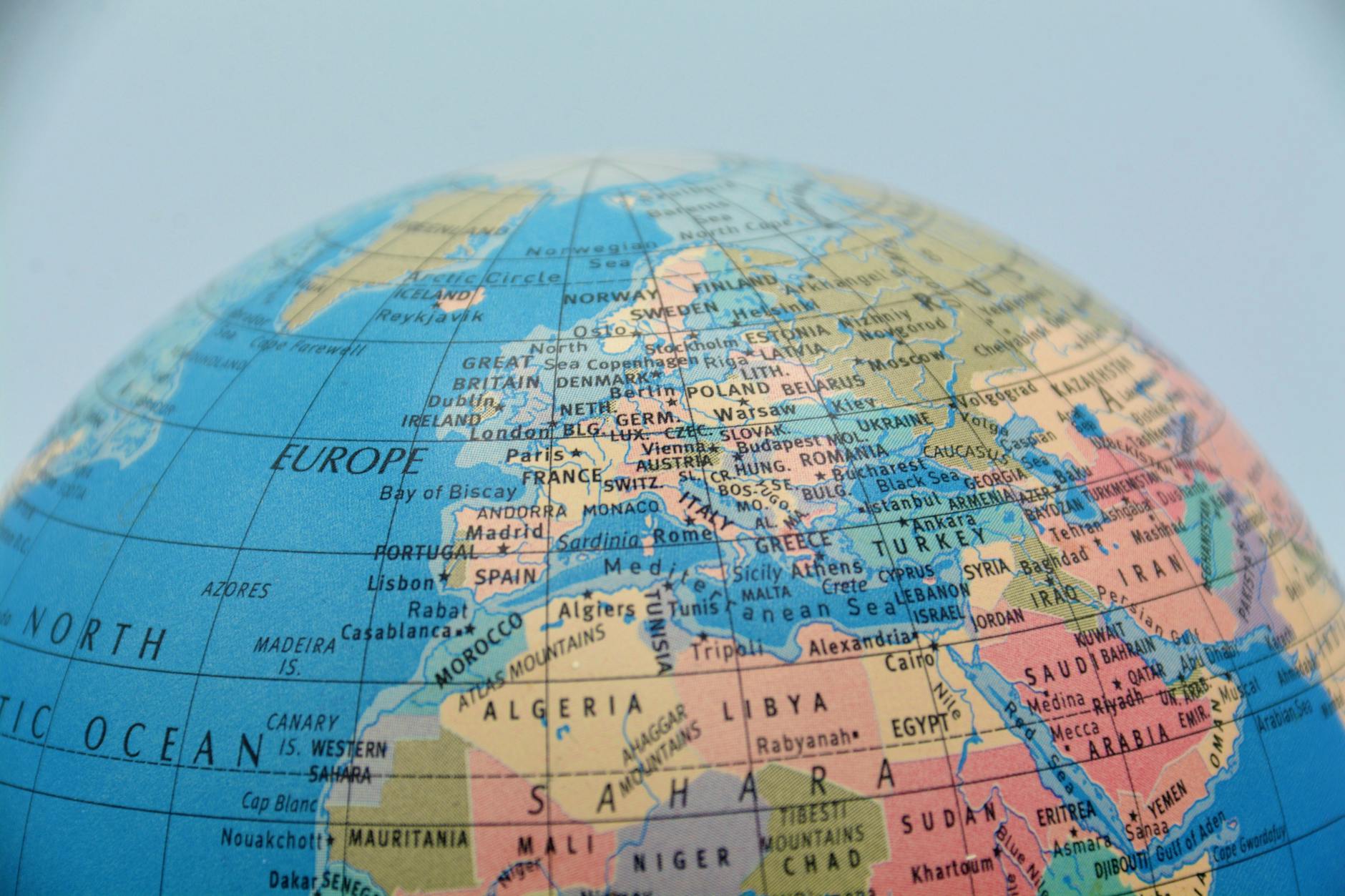 World map highlighting global business connections and international markets