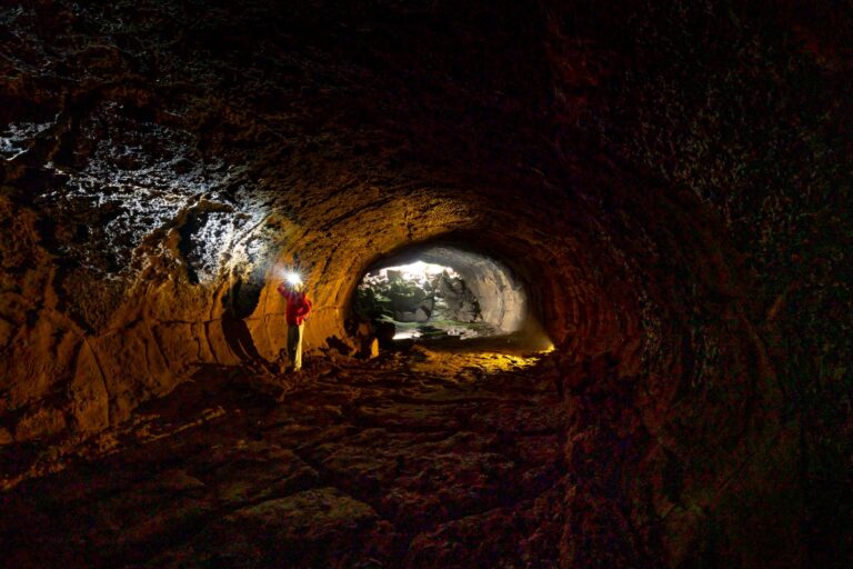 Donkey Kong Bananza’s Linear World Design Is Quietly Frustrating Open-World Converts A dark underground cave tunnel representing the layered world structure in Donkey Kong Bananza
